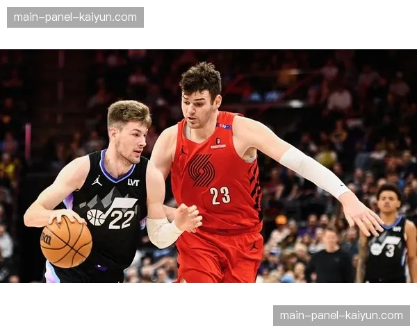 通讯:从落后到逆转,回顾爵士队第四节如何通过“西班牙挡拆”连续得分击溃开拓者。 通讯:从落后到逆转,回顾爵士队第四节如何通过“西班牙挡拆”连续得分击溃开拓者。